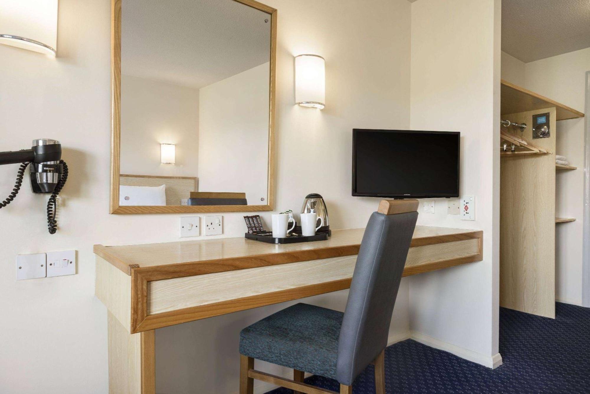 Days Inn Sutton Scotney North Ngoại thất bức ảnh
