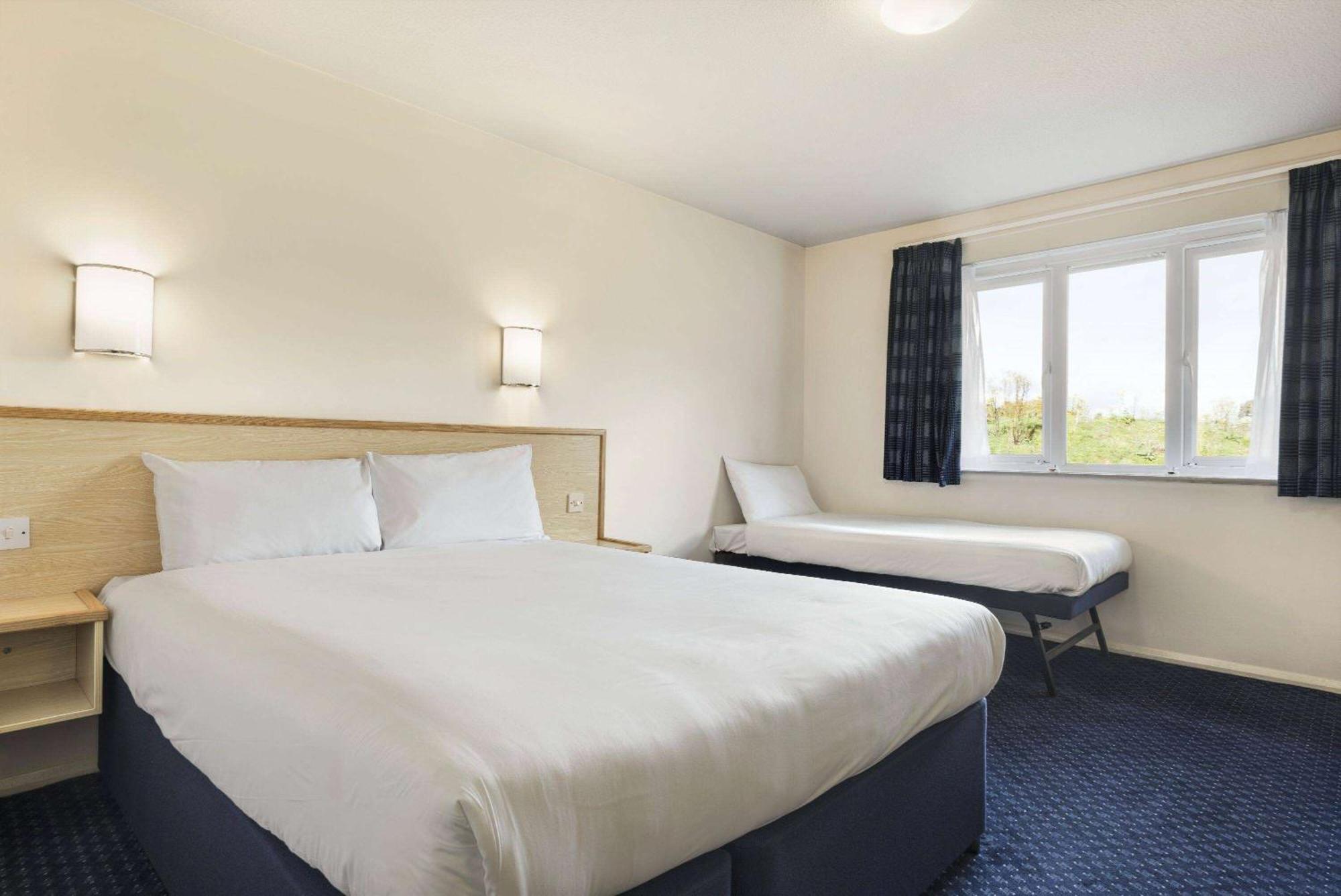 Days Inn Sutton Scotney North Ngoại thất bức ảnh